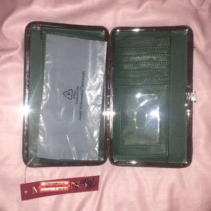 Target Accessories - 🌵 NWT forest green wallet 🌵 Target Accessories - 🌵 NWT forest green wallet 🌵